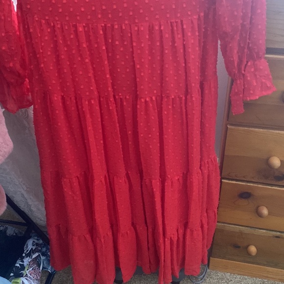 Red dress - Picture 3 of 7